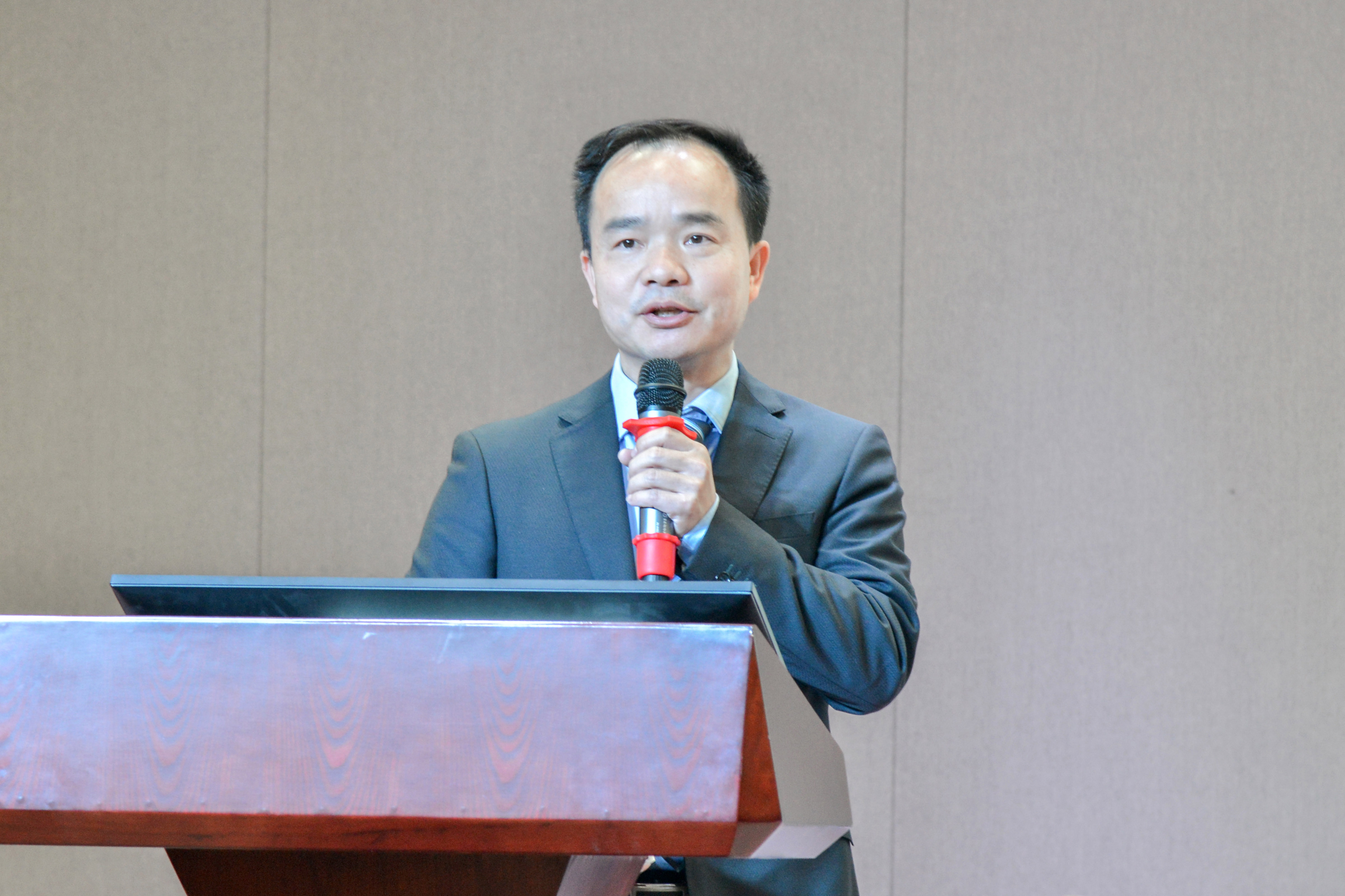 破風(fēng)浪 共揚(yáng)帆——巨人集團(tuán)公司召開(kāi)2024迎春大會(huì)