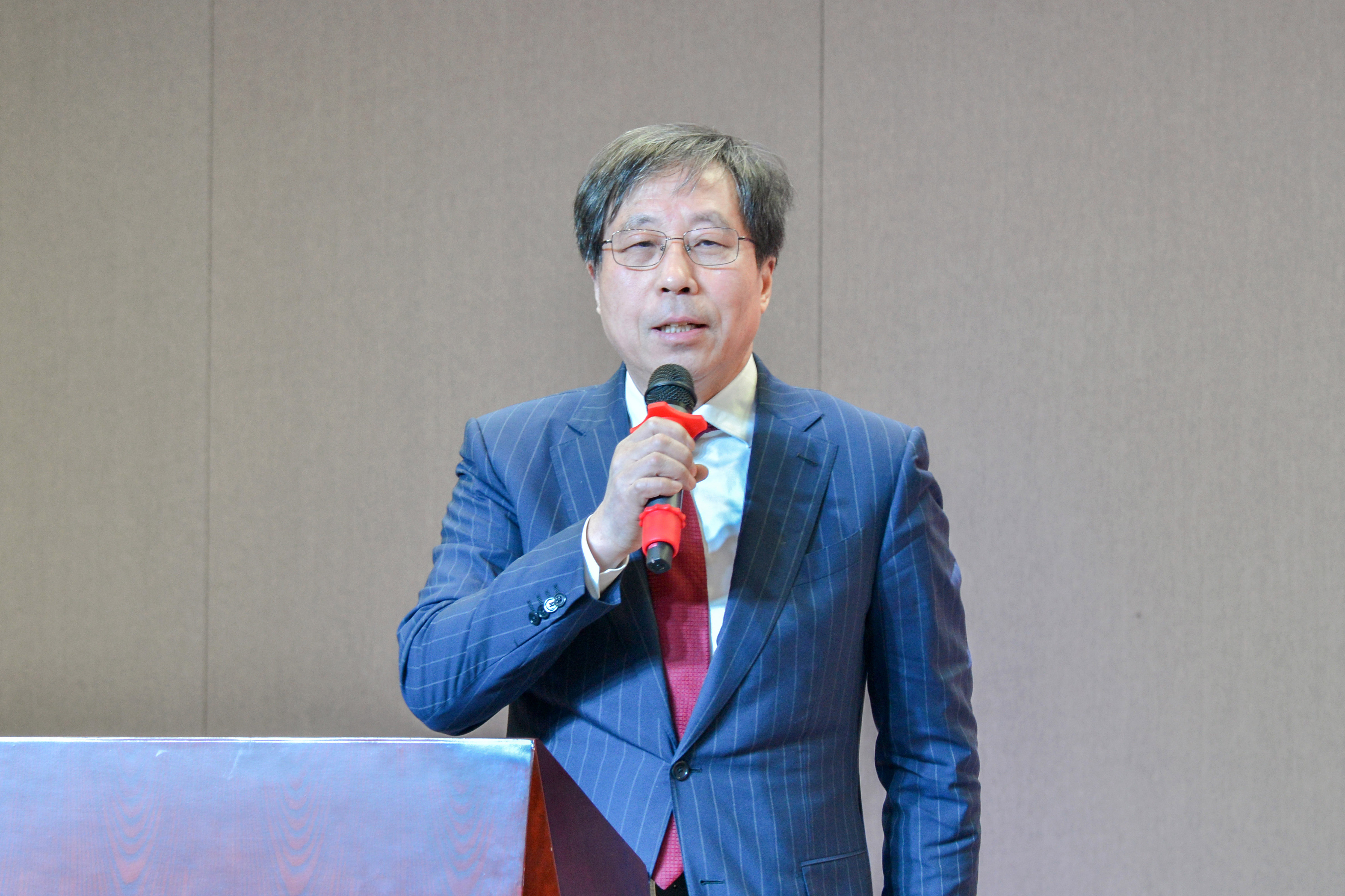 破風(fēng)浪 共揚(yáng)帆——巨人集團(tuán)公司召開(kāi)2024迎春大會(huì)