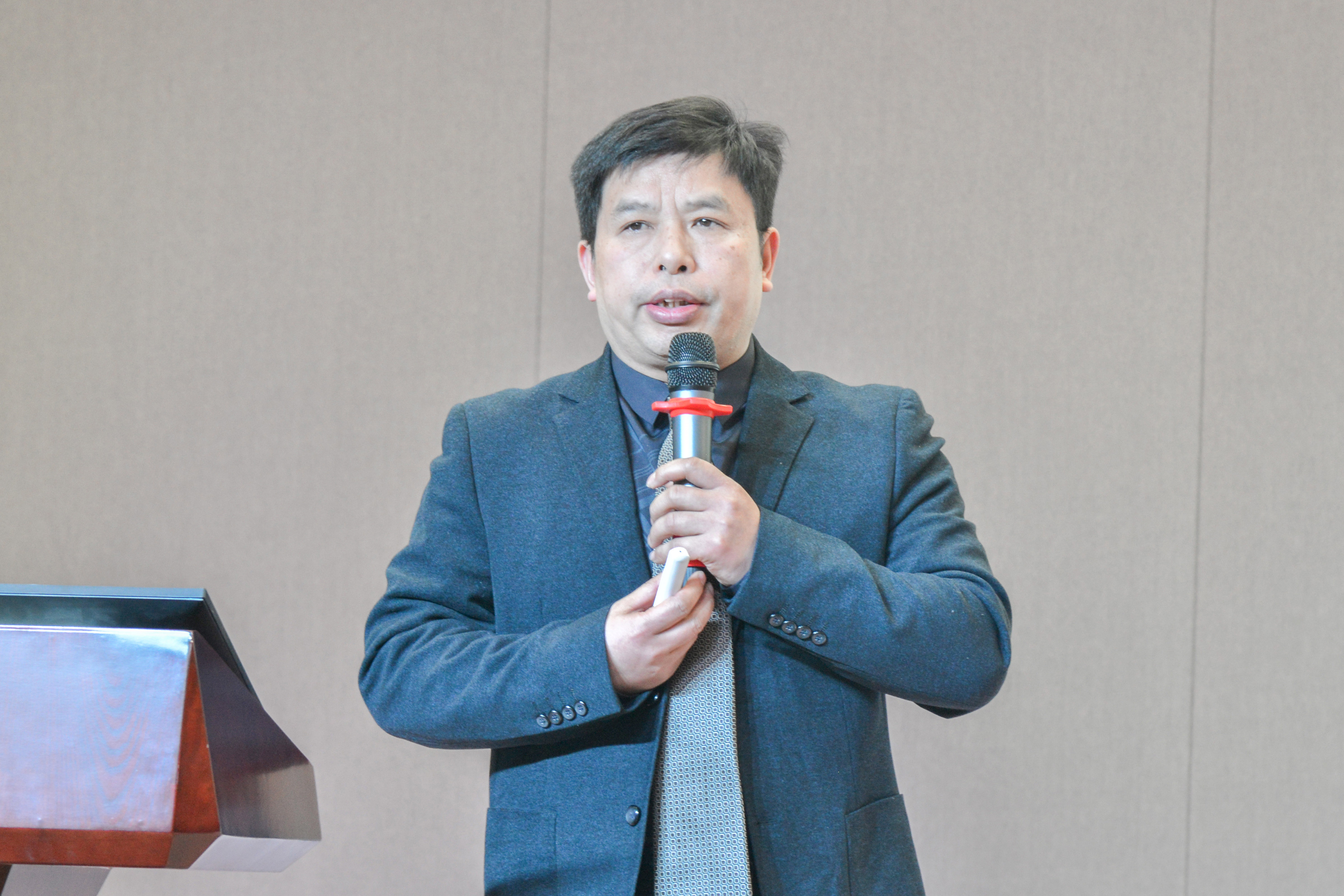 破風(fēng)浪 共揚(yáng)帆——巨人集團(tuán)公司召開(kāi)2024迎春大會(huì)